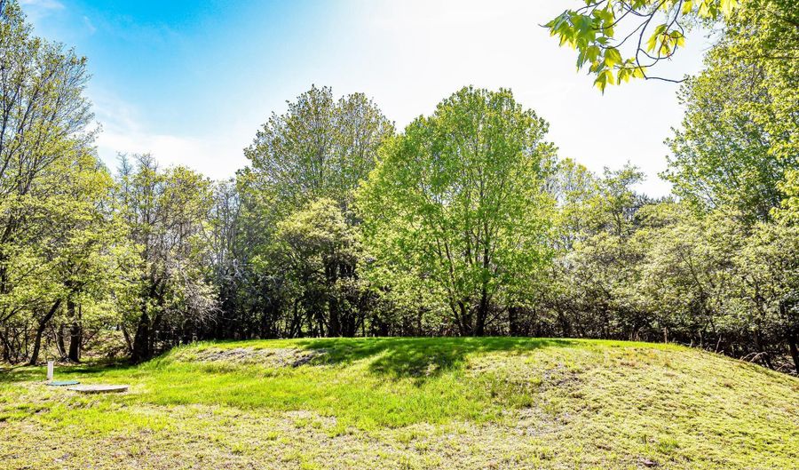 91 PENN FOREST Trl, Albrightsville, PA 18210 - 5 Beds, 3 Bath