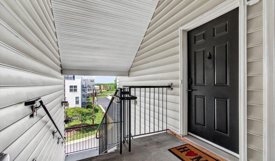 24620 BYRNE MEADOW Sq 300, Aldie, VA 20105 - 2 Beds, 2 Bath