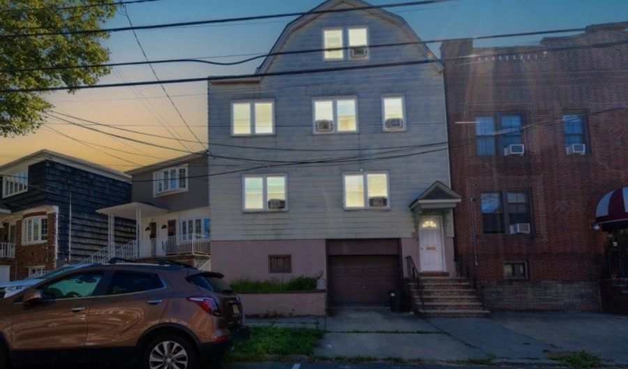 98 W 49Th St, Bayonne, NJ 07002 - 5 Beds, 2 Bath