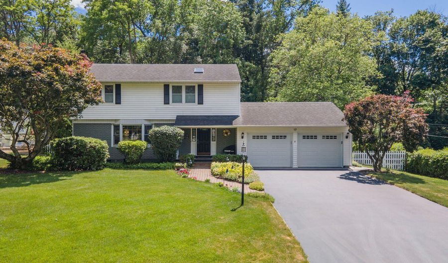 17 Northgate Dr, Albany, NY 12203 - 4 Beds, 2 Bath