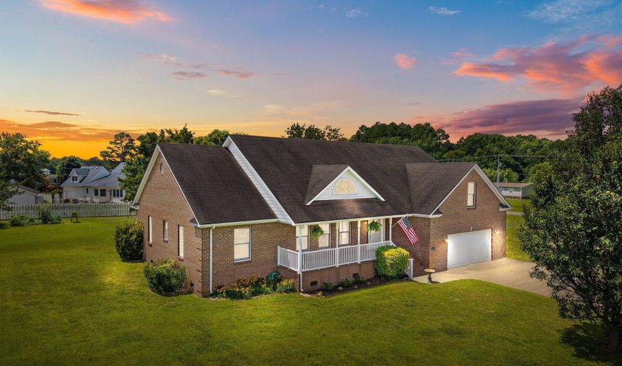100 Whispering Pines Ct, Aydlett, NC 27916 - 3 Beds, 3 Bath