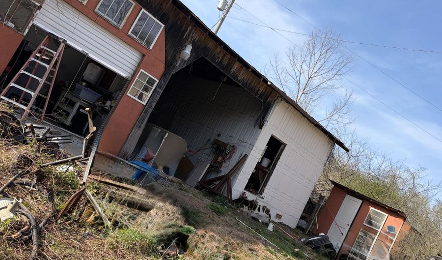 679 New Hope Church Rd, Barbourville, KY 40906 - 3 Beds, 1 Bath