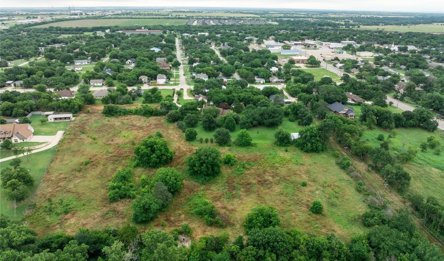 215 N Cummings Dr, Alvarado, TX 76009 - 0 Beds, 0 Bath