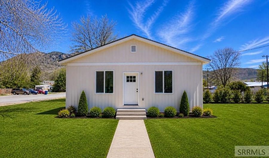 359 Challis Ave, Arco, ID 83213 - 3 Beds, 2 Bath