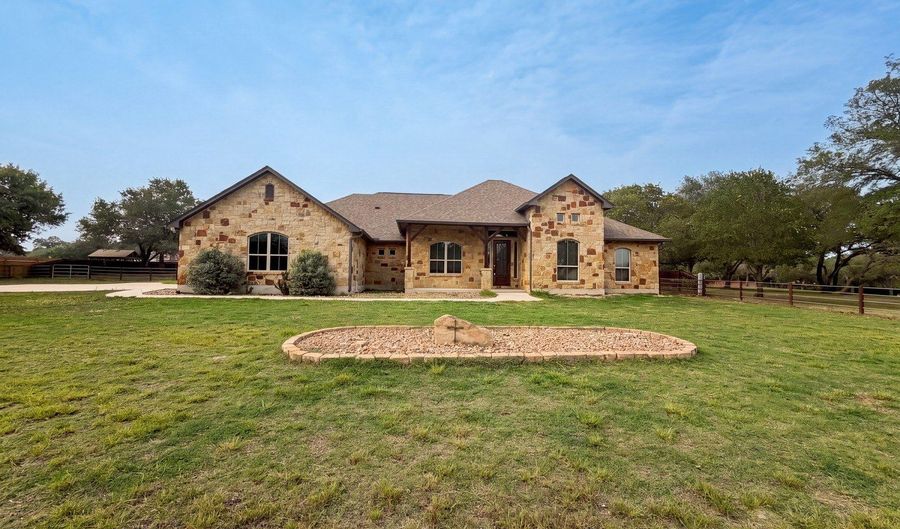 105 E EDEN Vly, Adkins, TX 78101 - 4 Beds, 3 Bath