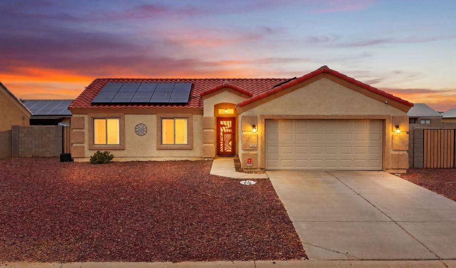 8992 W SAN LAZARO Dr, Arizona City, AZ 85123 - 3 Beds, 2 Bath