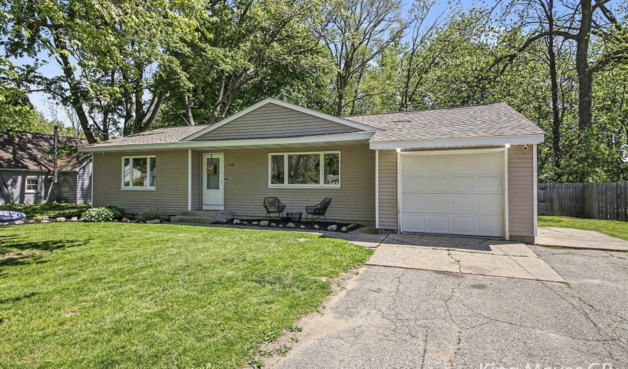 11108 56th Ave, Allendale, MI 49401 - 3 Beds, 2 Bath