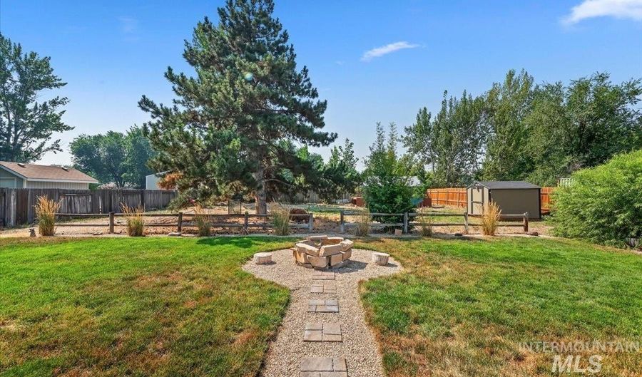 10445 W Littlewood St, Boise, ID 83709 - 3 Beds, 1 Bath