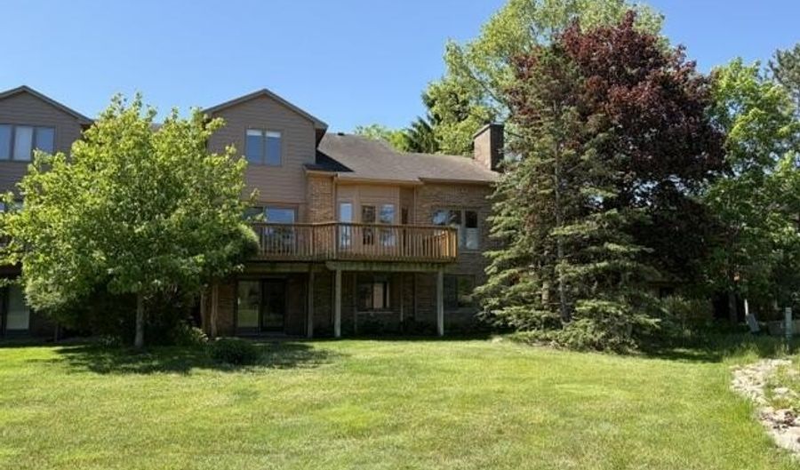 1261 Laurel View Dr, Ann Arbor, MI 48105 - 2 Beds, 4 Bath