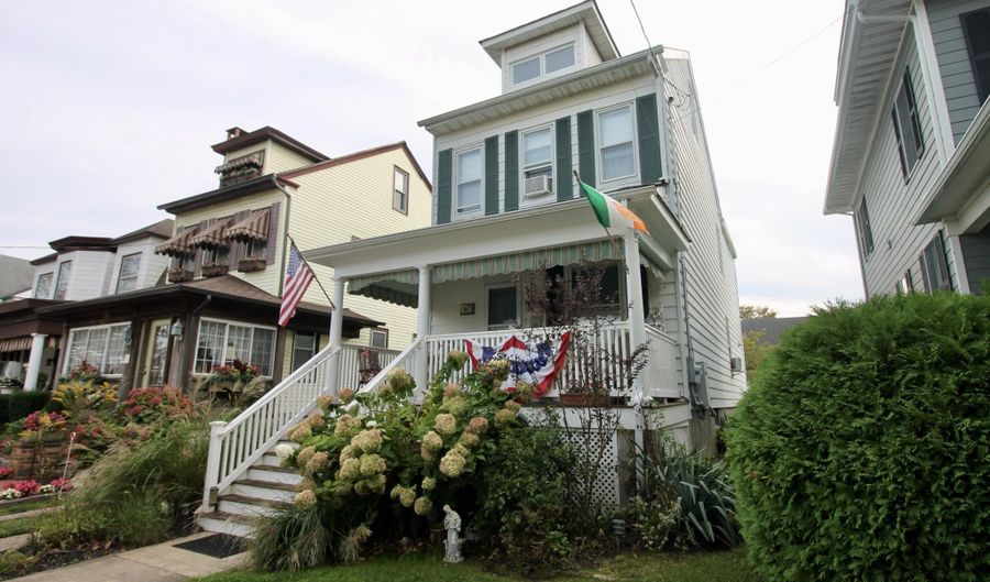 527 8th Ave, Belmar, NJ 07719 - 3 Beds, 2 Bath