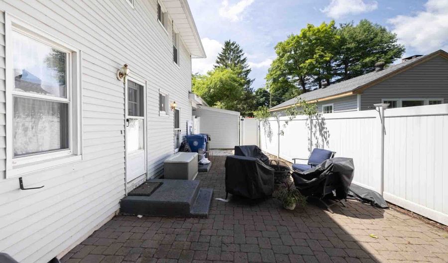 3 Alpine Dr, Burlington, CT 06013 - 3 Beds, 2 Bath