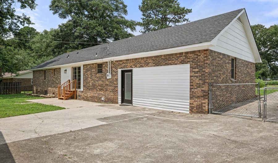 117 Bates St, Athens, AL 35611 - 3 Beds, 2 Bath