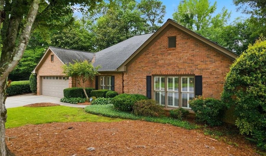 965 Knoll Crest Ct, Alpharetta, GA 30004 - 3 Beds, 3 Bath