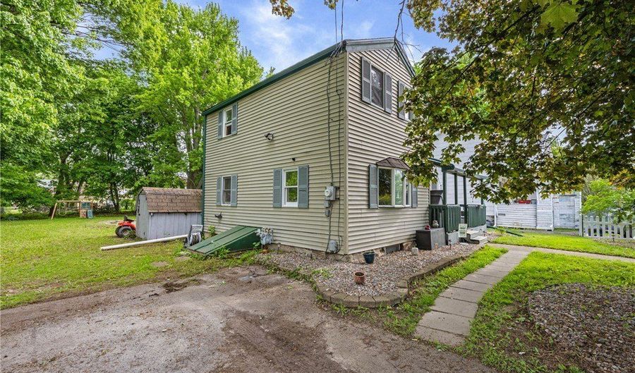 323 E Park St, Albion, NY 14411 - 4 Beds, 2 Bath