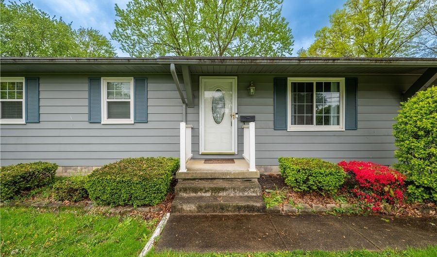 4829 New Rd, Austintown, OH 44515 - 3 Beds, 2 Bath
