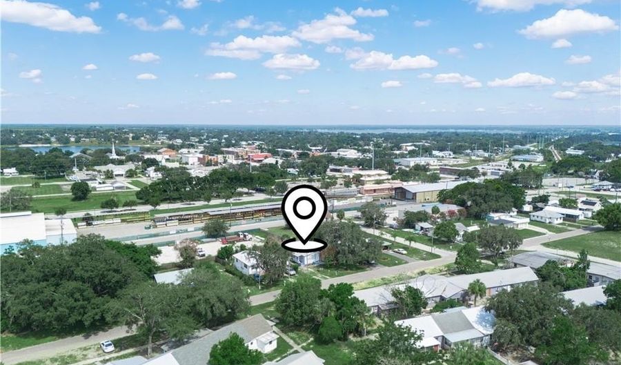 104 N Glenwood Ave, Avon Park, FL 33825 - 3 Beds, 2 Bath