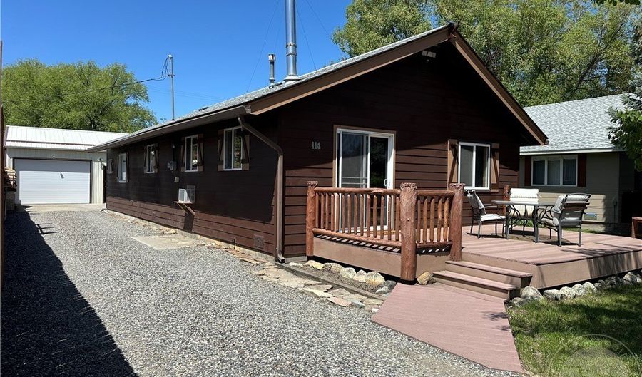 114 N Montana Ave, Absarokee, MT 59001 - 2 Beds, 2 Bath