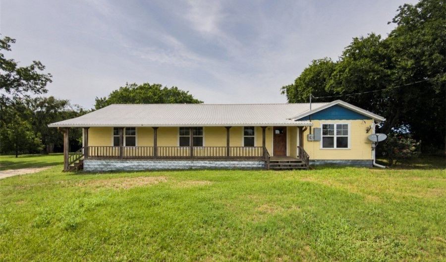 322 HCR 2320, Abbott, TX 76621 - 3 Beds, 2 Bath