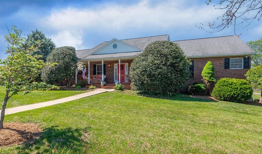 5265 BEAR HOLLOW Ln, Amissville, VA 20106 - 4 Beds, 3 Bath