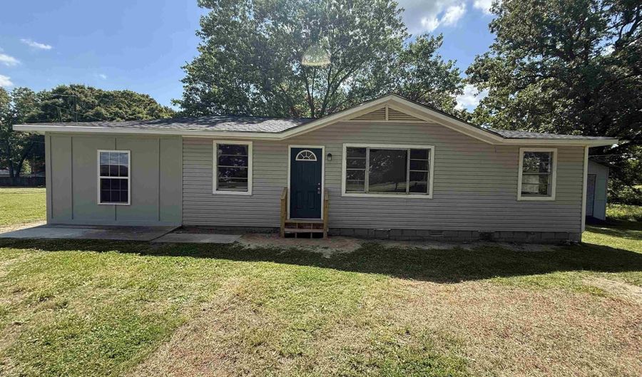 8198 Brindlee Mountain Pkwy, Arab, AL 35016 - 4 Beds, 1 Bath