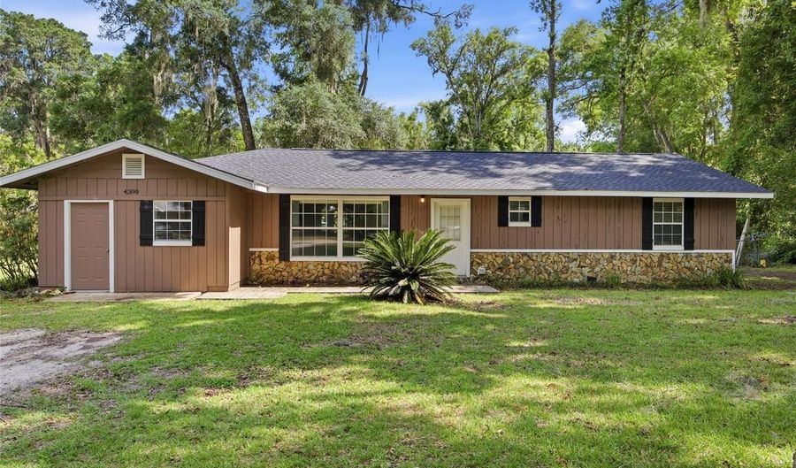 4300 NE 132ND Pl, Anthony, FL 32617 - 3 Beds, 2 Bath
