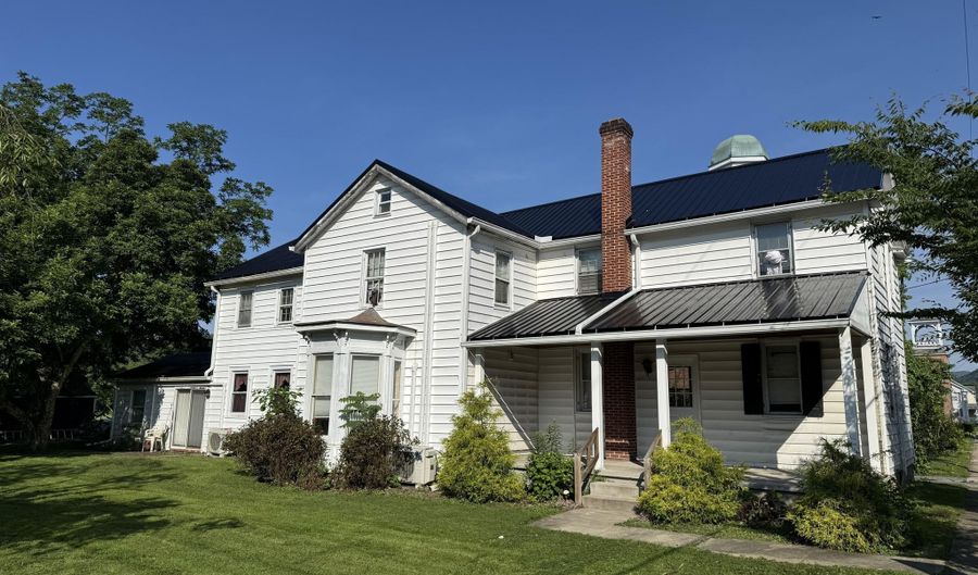 416 Main St, Alexandria, PA 16611 - 5 Beds, 3 Bath