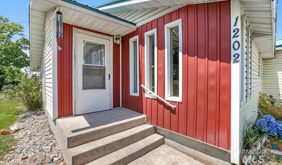 1202 Burley Ave, Buhl, ID 83316 - 3 Beds, 2 Bath