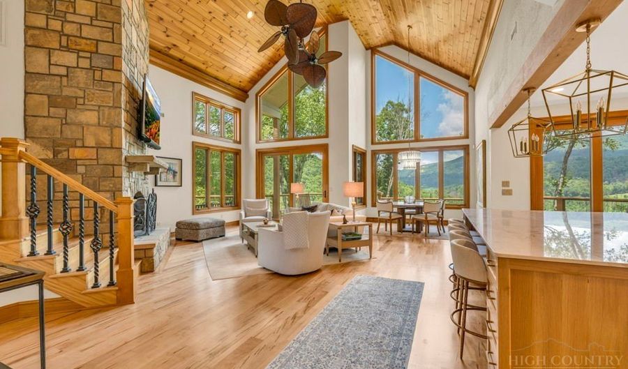 35 Crestview Ln, Banner Elk, NC 28604 - 4 Beds, 5 Bath