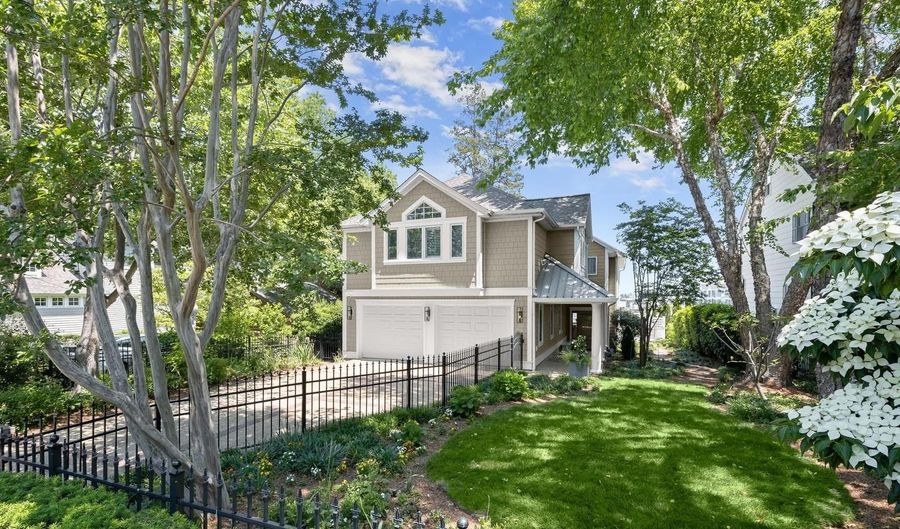 217 LOCKWOOD Ct, Annapolis, MD 21403 - 5 Beds, 4 Bath