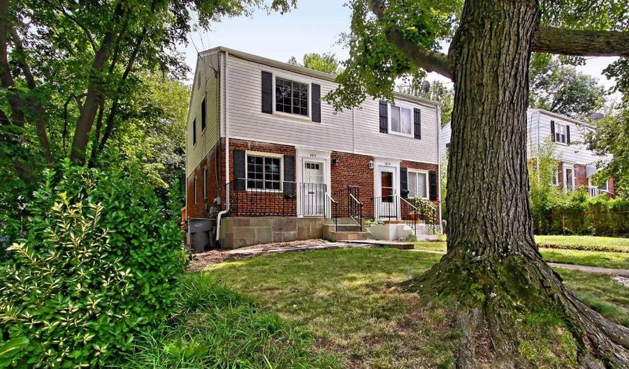 5813 FIFER Dr, Alexandria, VA 22303 - 3 Beds, 2 Bath