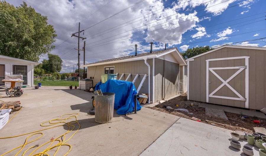 9 ROAD 5153, Bloomfield, NM 87413 - 4 Beds, 3 Bath