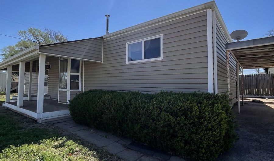 219 Maple St, Alva, OK 73717 - 3 Beds, 1 Bath