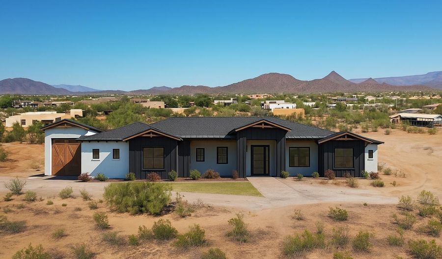 1685 E Creek Canyon Rd, Phoenix, AZ 85085 - 5 Beds, 5 Bath