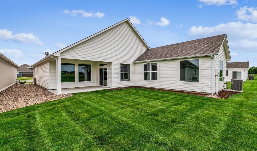 312 W Boxthorn Dr, Andover, KS 67002 - 2 Beds, 2 Bath