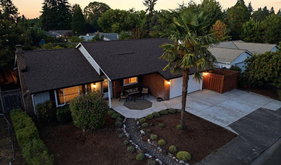 19365 SW CLARION Ct, Beaverton, OR 97003 - 3 Beds, 2 Bath