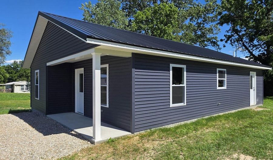 120 N Murlin St, Bicknell, IN 47512 - 3 Beds, 2 Bath