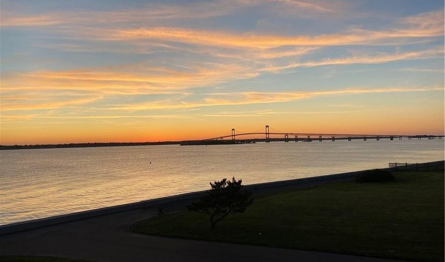 1204 Capella S St, Newport, RI 02840 - 1 Beds, 1 Bath
