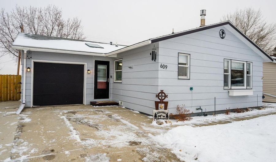 609 S Burritt Ave, Buffalo, WY 82834 - 3 Beds, 2 Bath