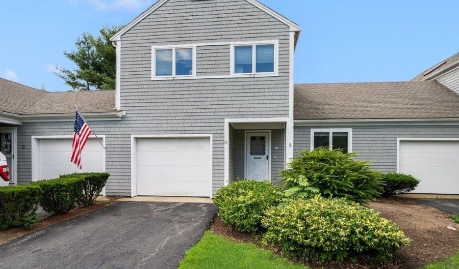 10 Heather Ln, Hopkinton, RI 02832 - 2 Beds, 3 Bath