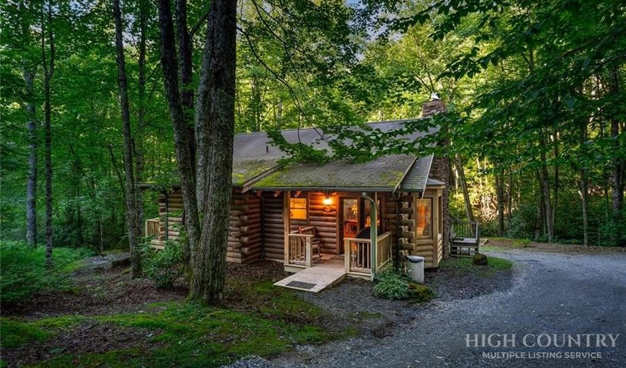 4533 Laurel Creek Rd, Banner Elk, NC 28604 - 1 Beds, 1 Bath