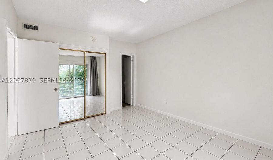 20200 NE 29th Ct N214, Aventura, FL 33180 - 1 Beds, 2 Bath