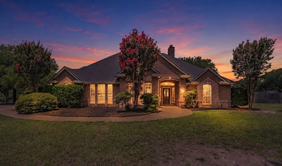 1304 Greenview Dr, Aledo, TX 76008 - 4 Beds, 4 Bath