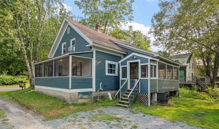194 Pleasant St, Bristol, NH 03222 - 3 Beds, 1 Bath