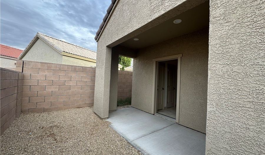 1145 Pear Tree Ln, Bullhead City, AZ 86442 - 3 Beds, 2 Bath