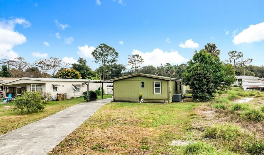 13508 PALM Dr, Astatula, FL 34705 - 3 Beds, 2 Bath