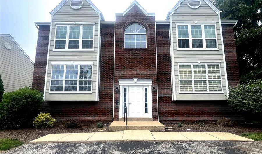 1111 Pocono Trl A, Ballwin, MO 63021 - 2 Beds, 2 Bath