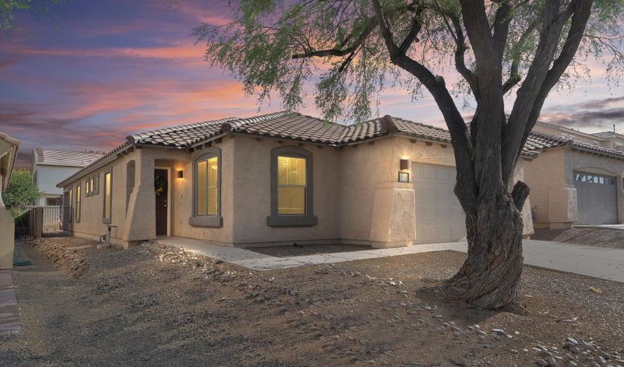 91 W Calle Mantilla, Sahuarita, AZ 85629 - 3 Beds, 2 Bath