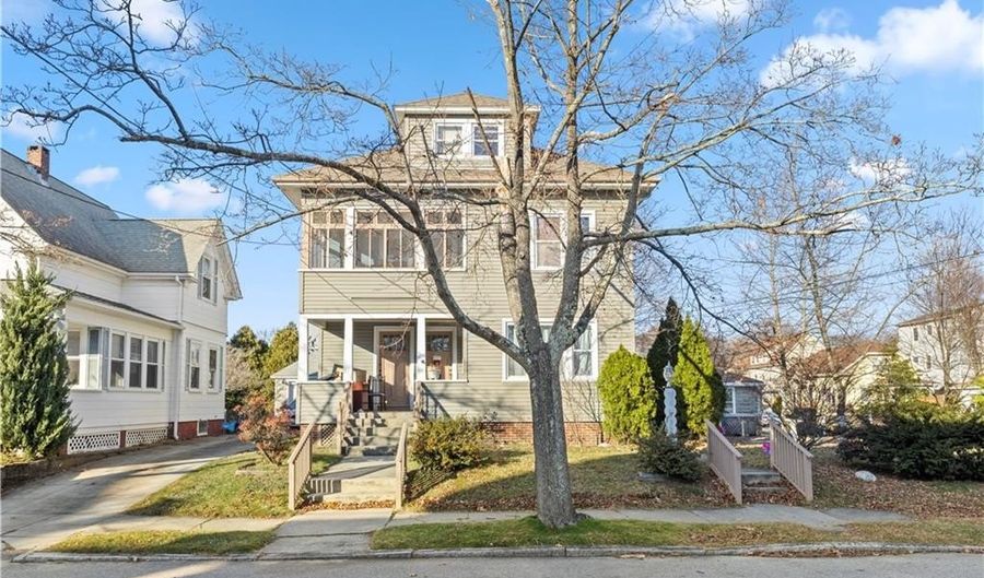 51 Oakland Ave, Cranston, RI 02910 - 4 Beds, 2 Bath