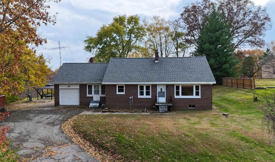 8264 E Schnellville Rd, Birdseye, IN 47513 - 4 Beds, 2 Bath