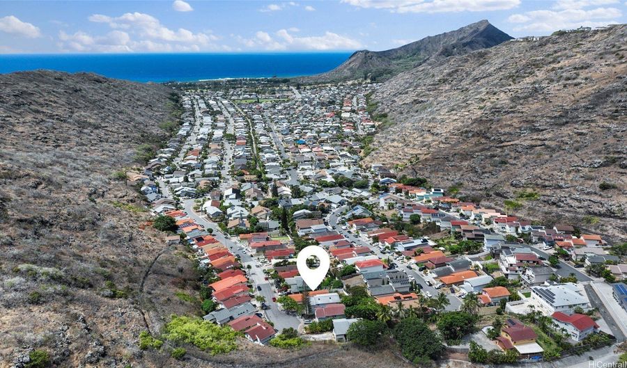 1482 Honokahua St, Honolulu, HI 96825 - 3 Beds, 2 Bath